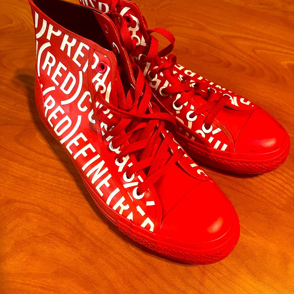 Red High-Top Shoes - Picture 2 of 7